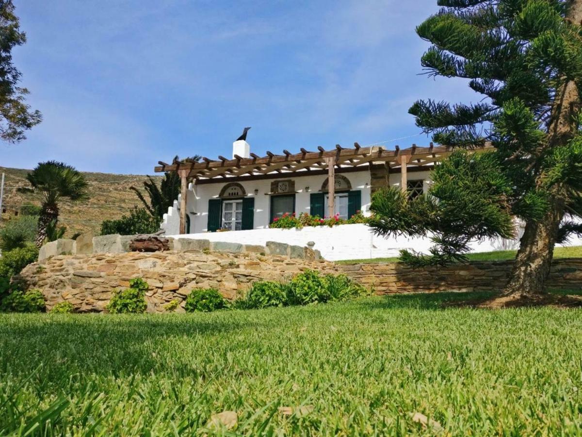 Vila Laggades Relaxing House Tínos Exteriér fotografie